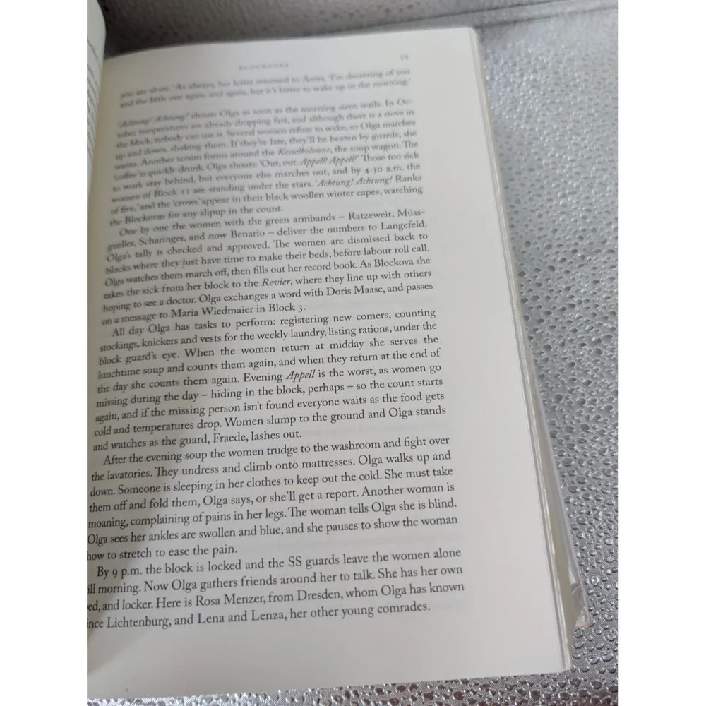 Sarah‎ Helm Ravensbrück Life & Death in Hitler's Concentration Camp for Women HC